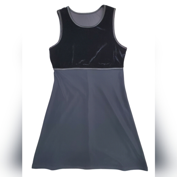 Byer California Dresses & Skirts - Vintage Byer mini dress women's tagged large fits small stretchy velour slinky